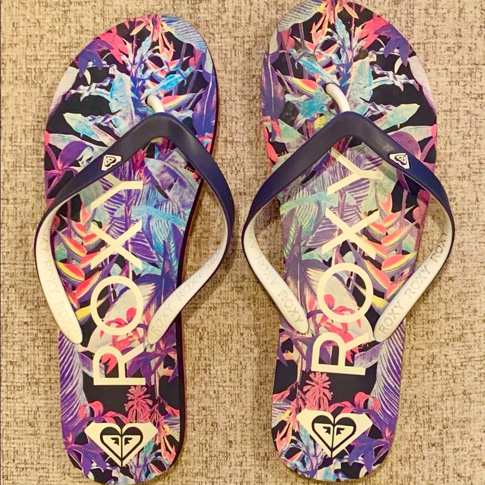 Roxy flip flops floral Women’s Size 8 in great condition